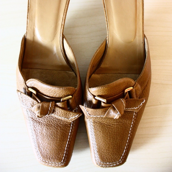 Stuart Weitzman Shoes | Kitten Heel Bow Mules Size 8 | Poshmark Stuart Weitzman Shoes | Kitten Heel Bow Mules Size | 8 | Size Poshmark 10d4a8